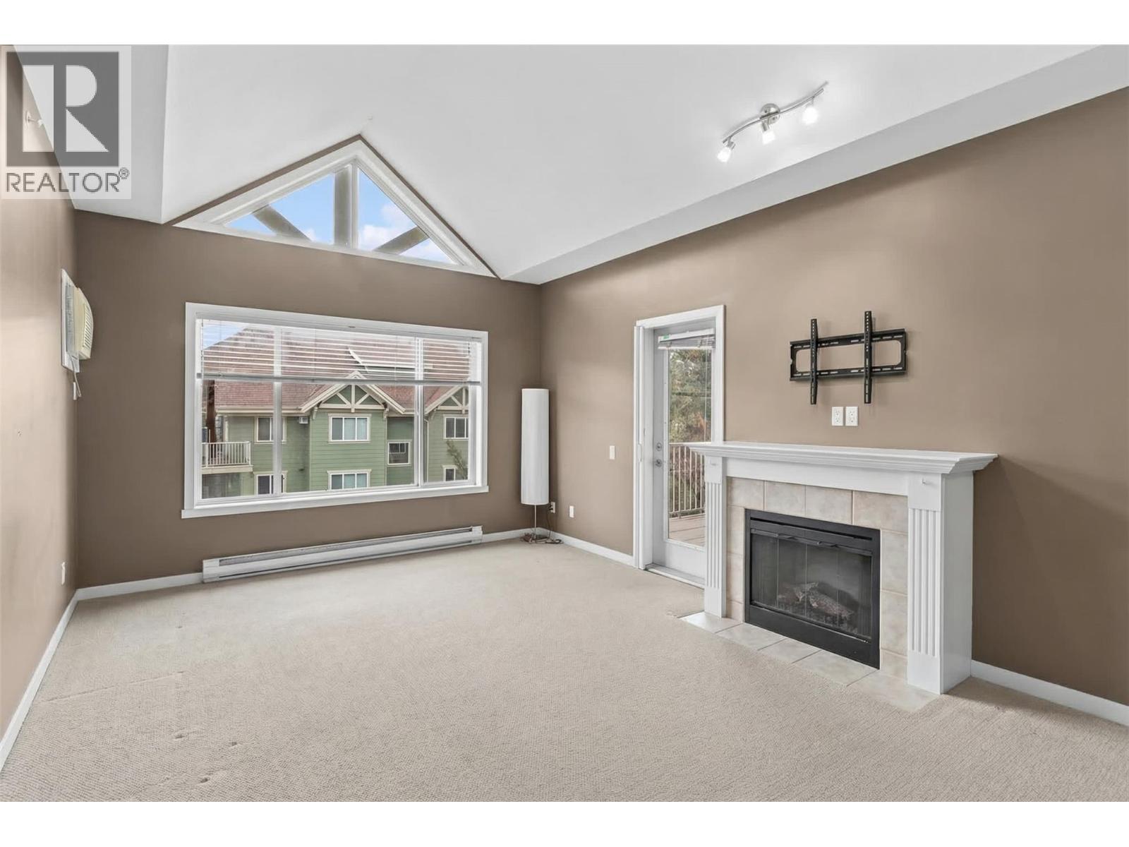 688 Lequime Road Unit# 405, Kelowna, British Columbia  V1W 1A4 - Photo 3 - 10380059