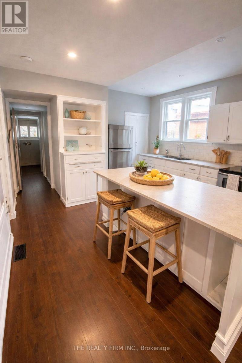 125 St James Street S, London East (East B), Ontario  N6A 1W6 - Photo 3 - X12901922