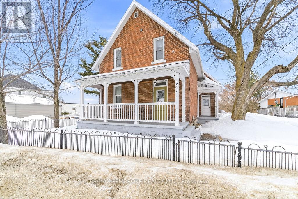 841 PEMBROKE STREET W, pembroke, Ontario