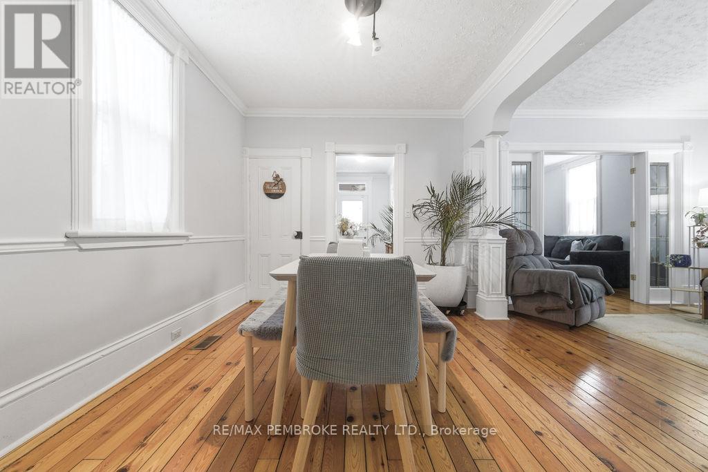 841 Pembroke Street W, Pembroke, Ontario  K8A 5P5 - Photo 10 - X12901954