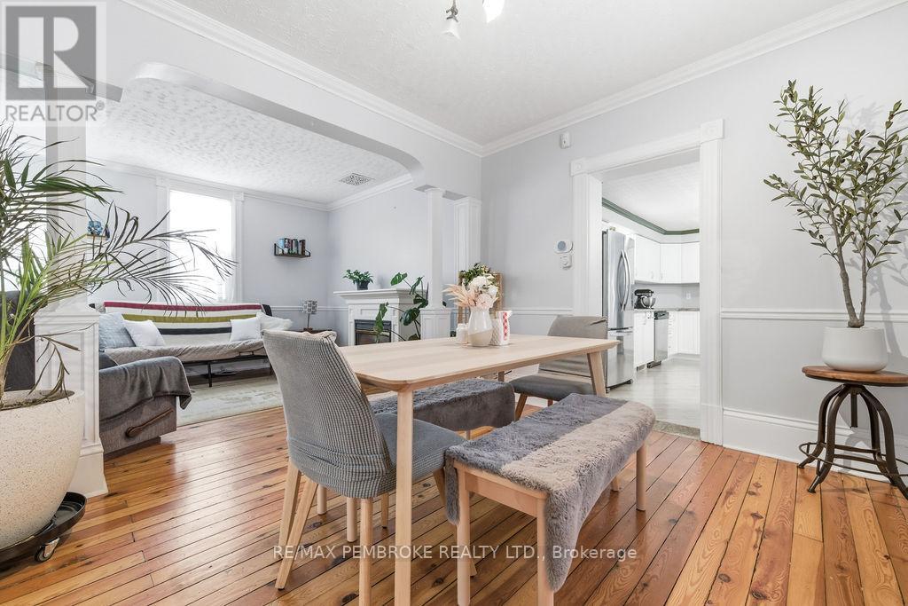 841 Pembroke Street W, Pembroke, Ontario  K8A 5P5 - Photo 14 - X12901954