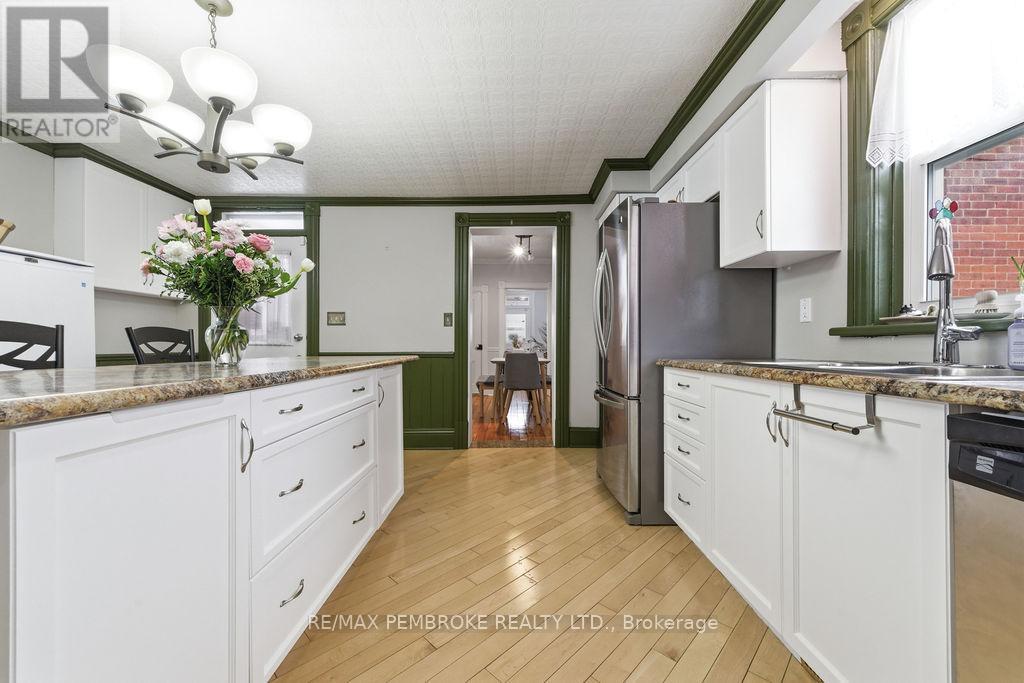 841 Pembroke Street W, Pembroke, Ontario  K8A 5P5 - Photo 23 - X12901954