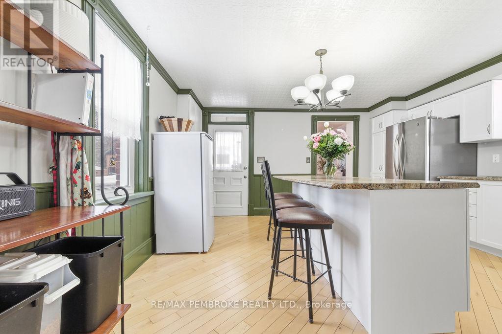 841 Pembroke Street W, Pembroke, Ontario  K8A 5P5 - Photo 25 - X12901954