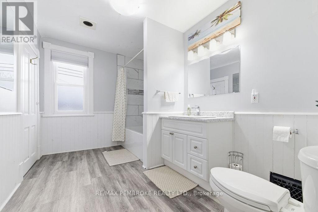 841 Pembroke Street W, Pembroke, Ontario  K8A 5P5 - Photo 29 - X12901954