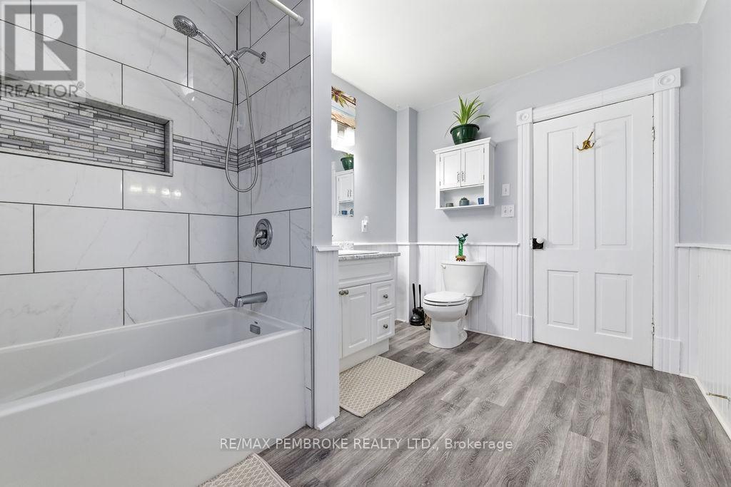 841 Pembroke Street W, Pembroke, Ontario  K8A 5P5 - Photo 30 - X12901954