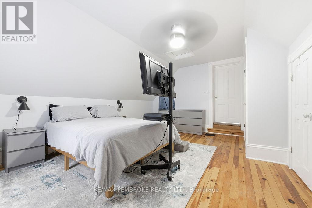 841 Pembroke Street W, Pembroke, Ontario  K8A 5P5 - Photo 35 - X12901954