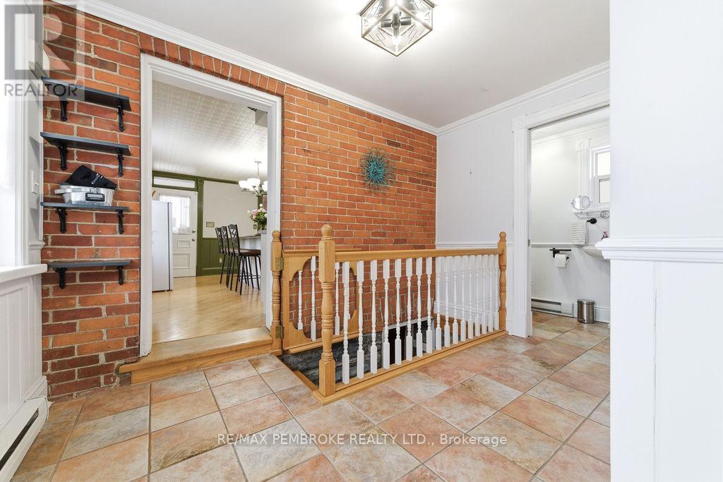 841 Pembroke Street W, Pembroke, Ontario  K8A 5P5 - Photo 38 - X12901954