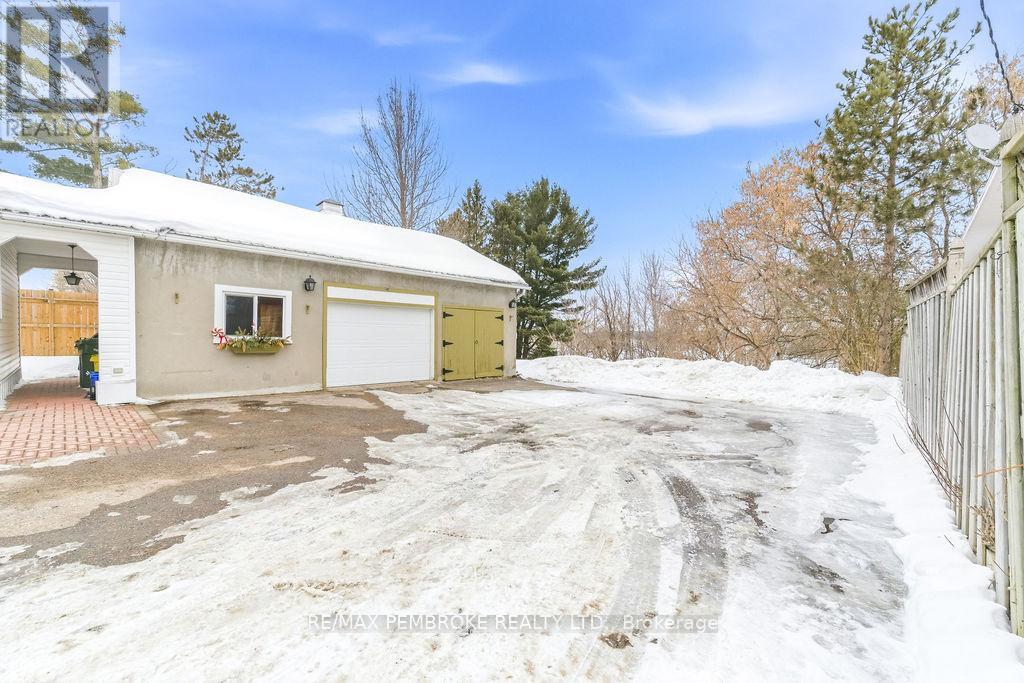 841 Pembroke Street W, Pembroke, Ontario  K8A 5P5 - Photo 41 - X12901954
