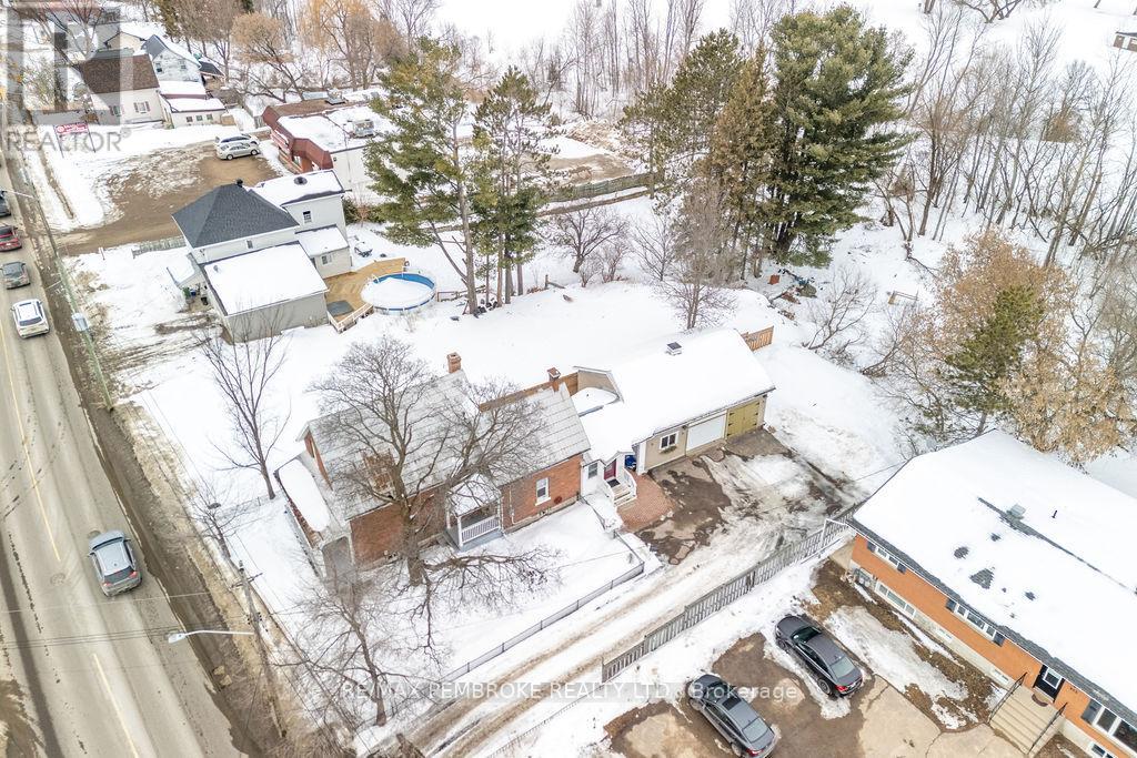 841 Pembroke Street W, Pembroke, Ontario  K8A 5P5 - Photo 44 - X12901954