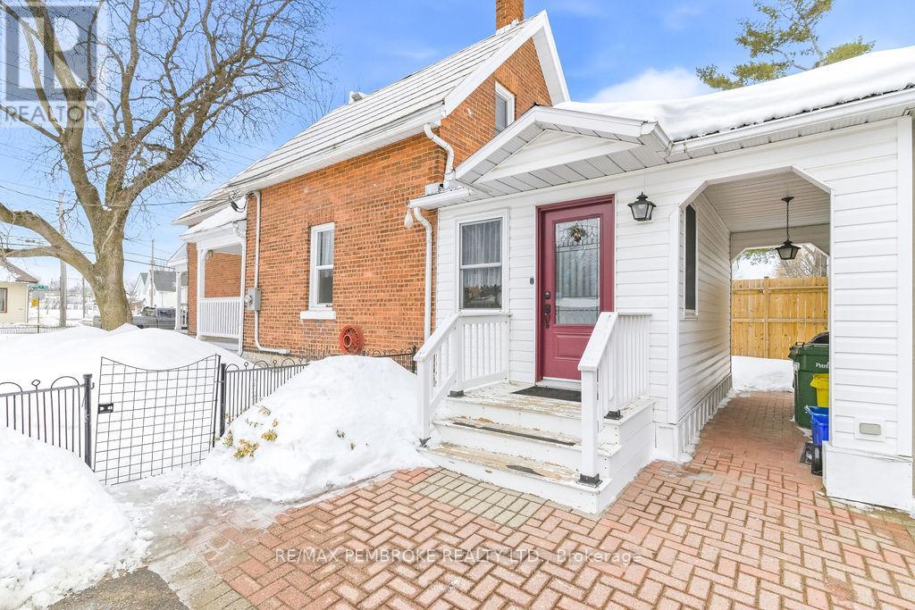 841 Pembroke Street W, Pembroke, Ontario  K8A 5P5 - Photo 5 - X12901954