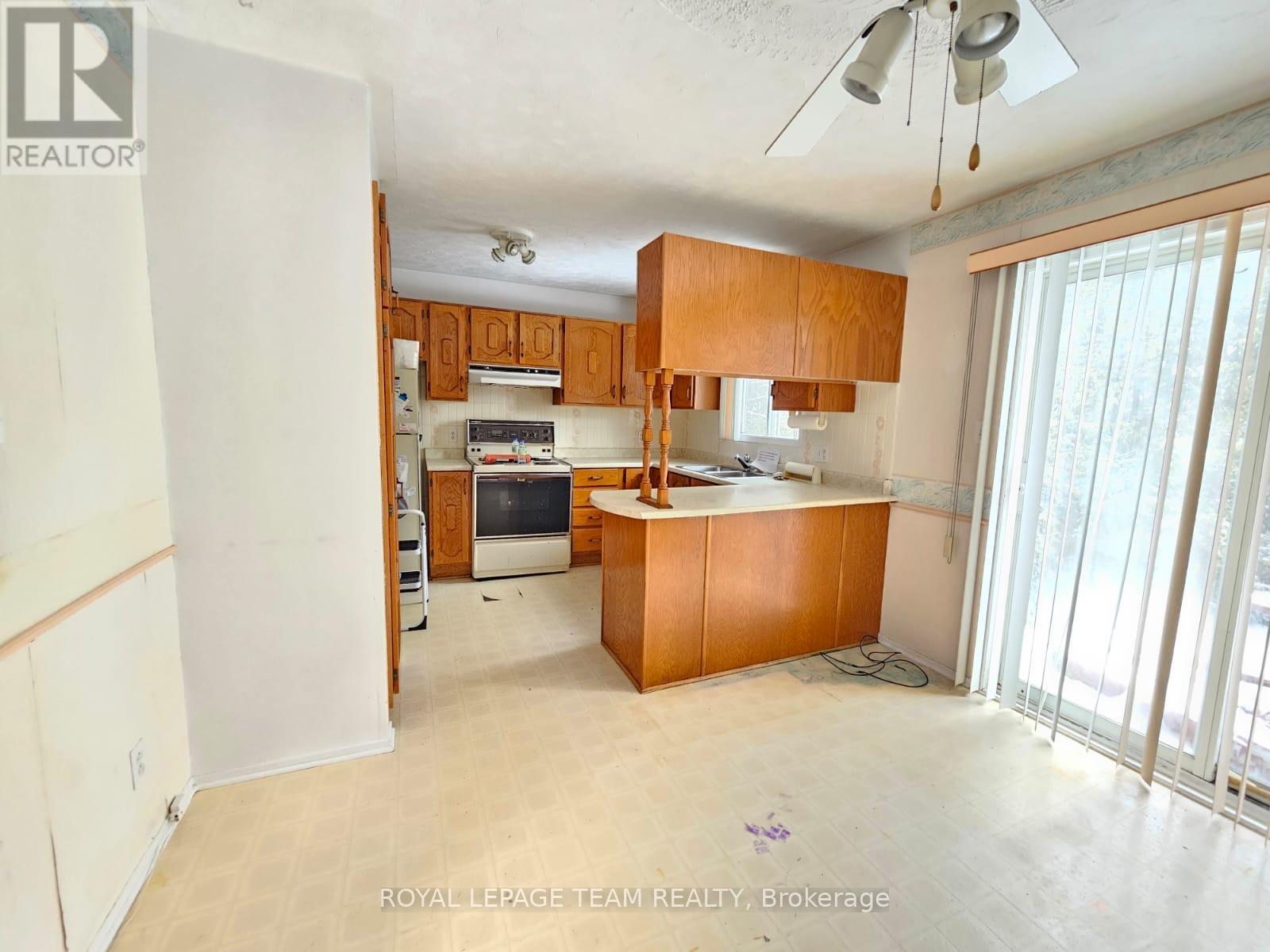 1120 Saint-Jacques Street, Clarence-Rockland, Ontario  K4K 1B4 - Photo 4 - X12901908