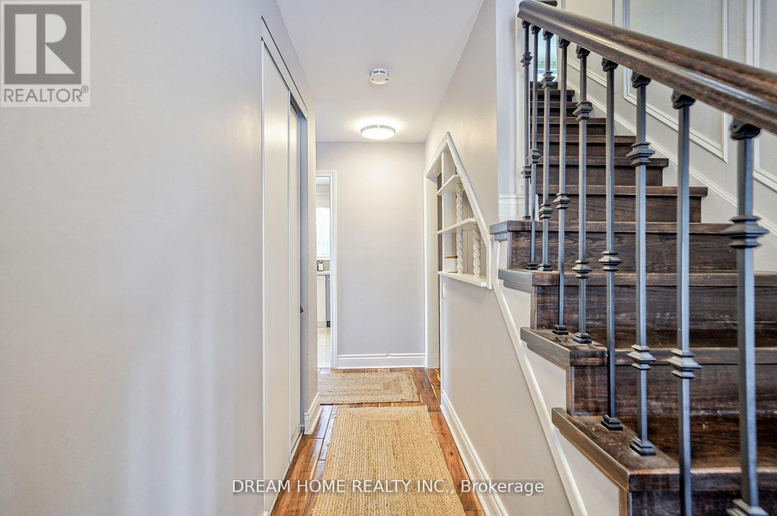 417 Borden Avenue, Newmarket, Ontario  L3Y 5C1 - Photo 3 - N12901948