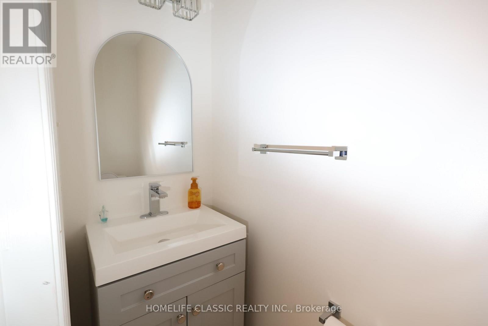 41 Chelton Dr Drive, Richmond Hill (Oak Ridges), Ontario  L4E 4A9 - Photo 4 - N12901960