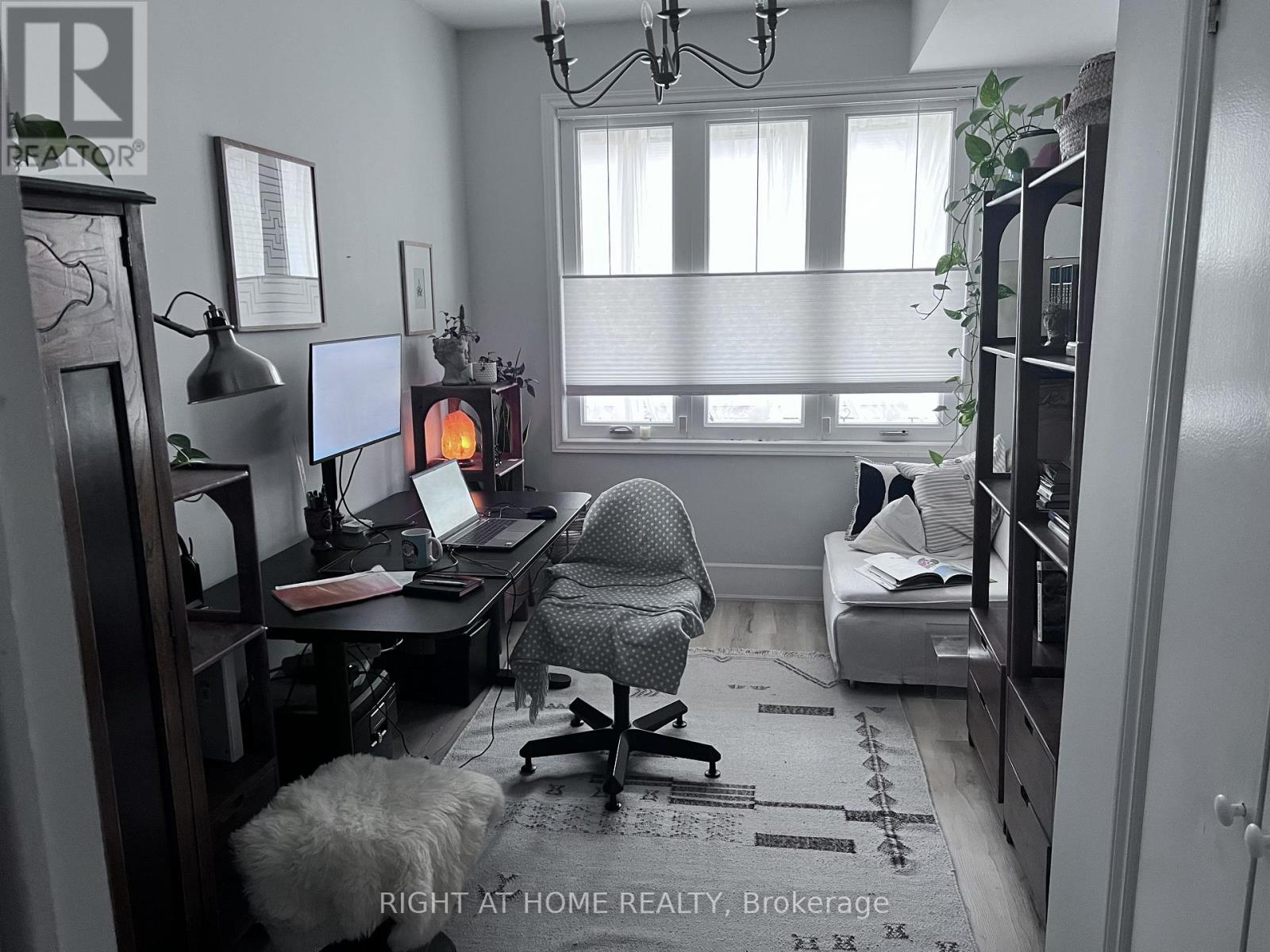 Main Floor - 281 Osler Street, Toronto (Weston-Pellam Park), Ontario  M6N 2Z3 - Photo 2 - W12901936