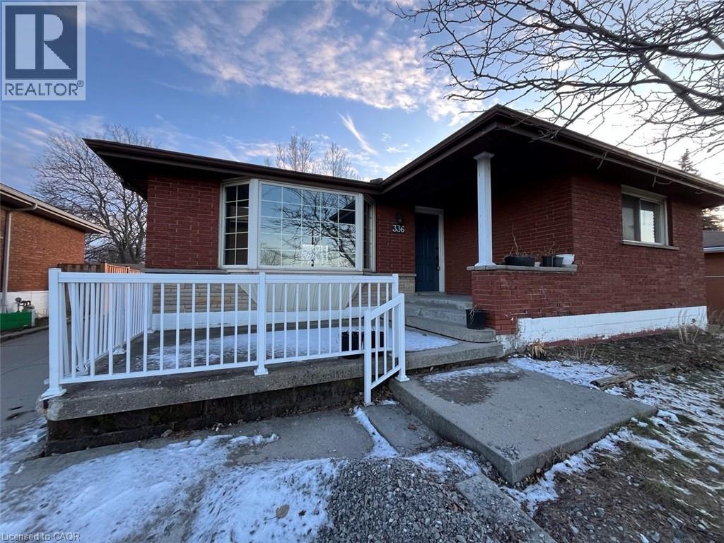 <div class="slider-price">$3,300 Monthly</div><p>336 E Mohawk Road E, Hamilton, Ontario</p>