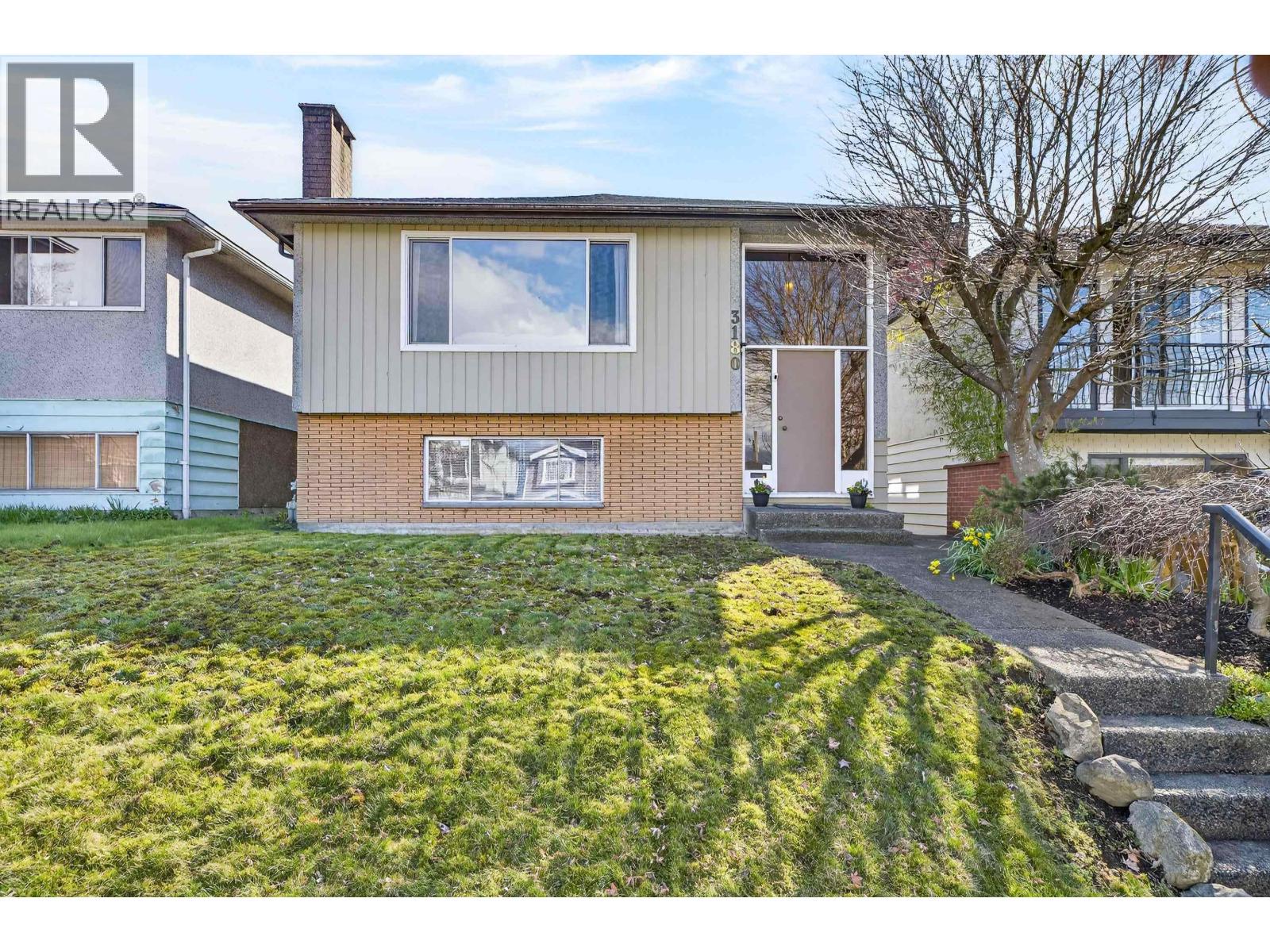 3180 E 3RD AVENUE, Vancouver, British Columbia