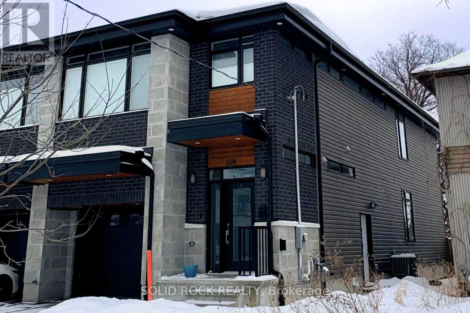 B - 228 GLYNN AVENUE, Ottawa, Ontario