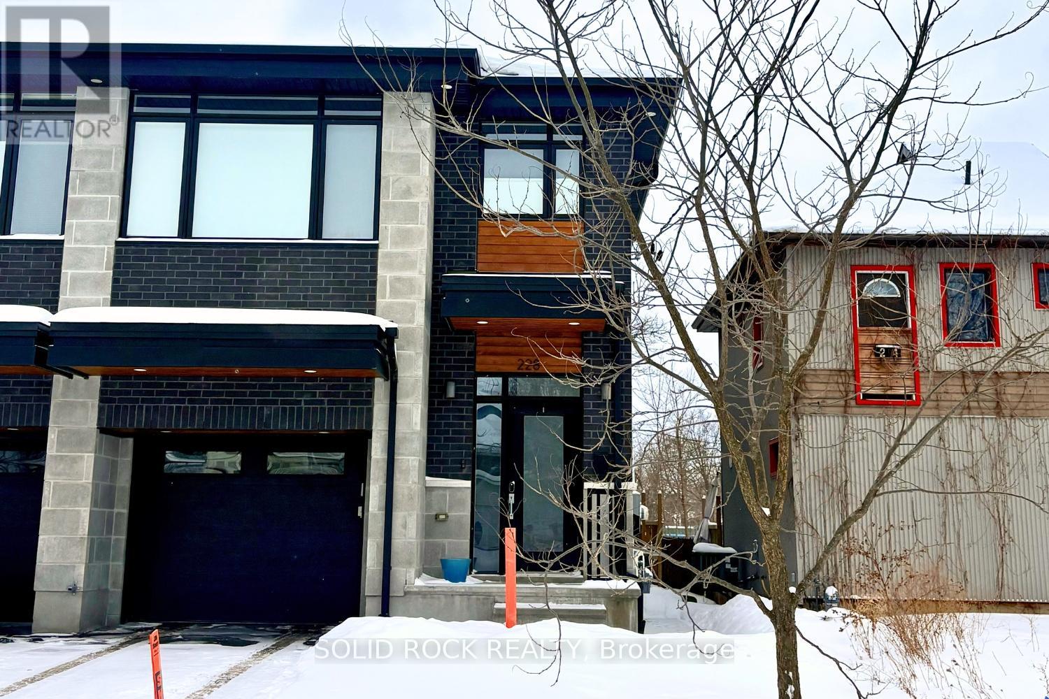 B - 228 Glynn Avenue, Ottawa, Ontario  K1K 1S3 - Photo 2 - X12897598