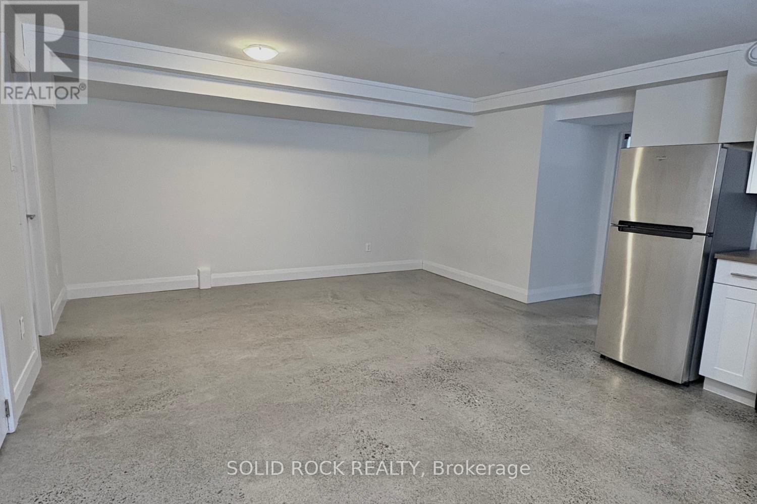 B - 228 Glynn Avenue, Ottawa, Ontario  K1K 1S3 - Photo 9 - X12897598