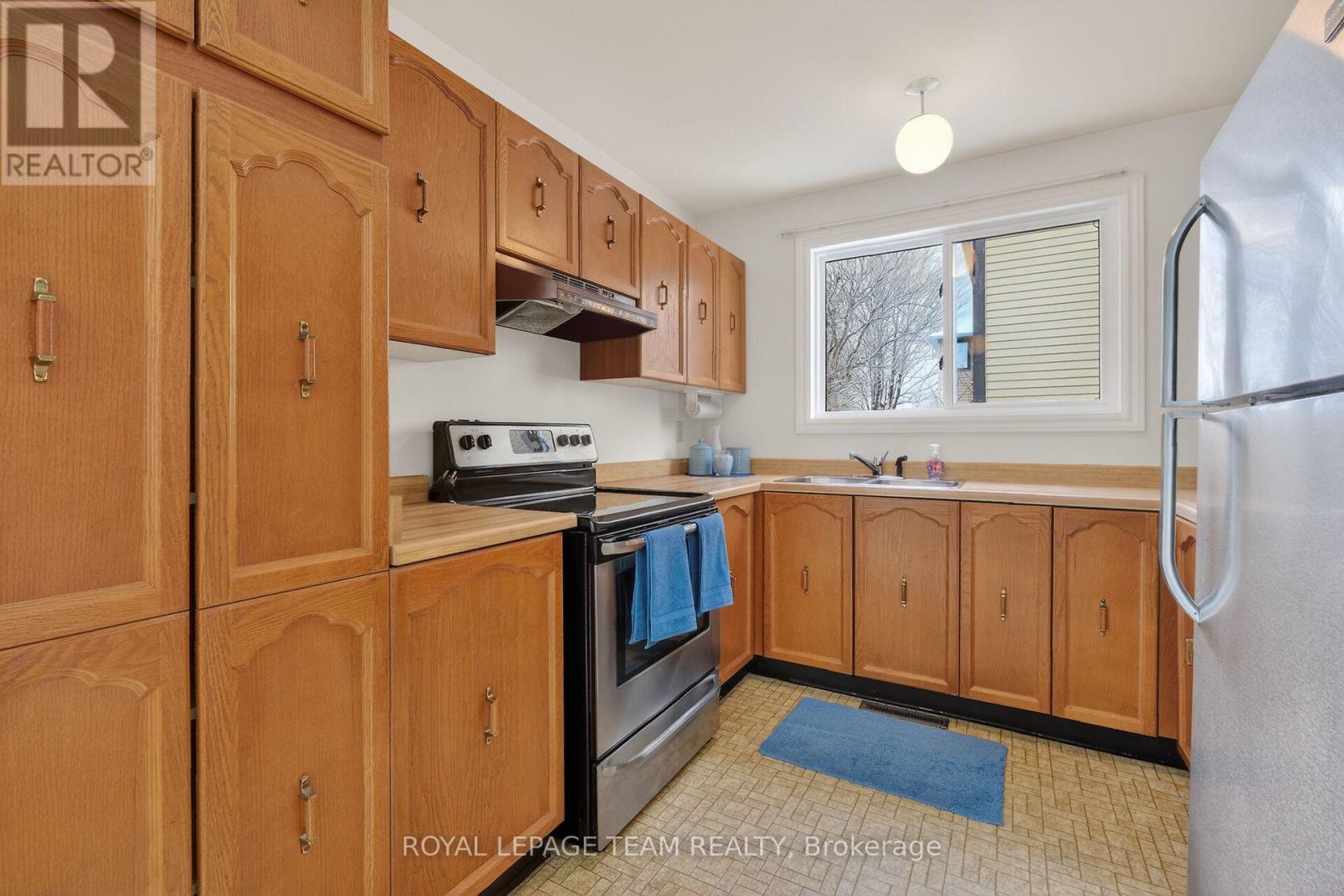 97 Huntsman Crescent, Ottawa, Ontario  K2M 1H8 - Photo 11 - X12901998