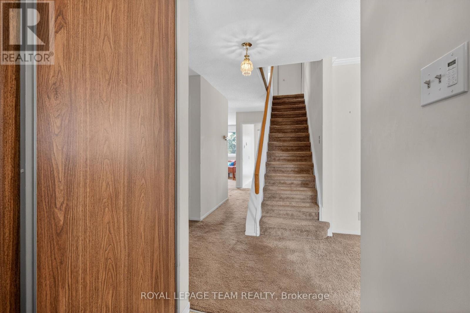 97 Huntsman Crescent, Ottawa, Ontario  K2M 1H8 - Photo 13 - X12901998