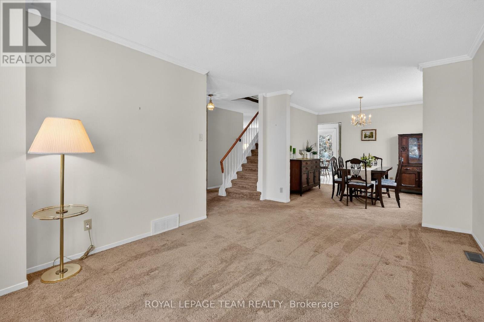 97 Huntsman Crescent, Ottawa, Ontario  K2M 1H8 - Photo 4 - X12901998