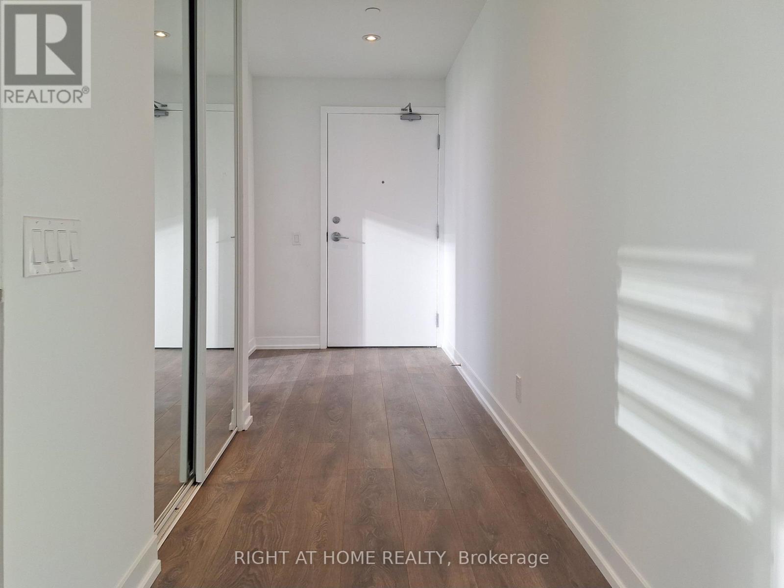 2702 - 5 Buttermill Avenue, Vaughan (Vaughan Corporate Centre), Ontario  L4K 0J5 - Photo 3 - N12901978