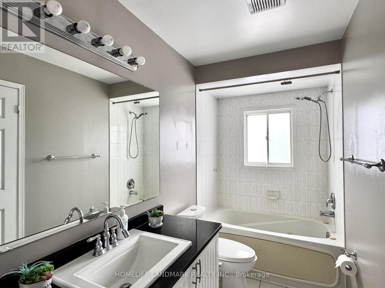 32 Simmons Crescent, Barrie (West Bayfield), Ontario  L4N 7T7 - Photo 11 - S12901644