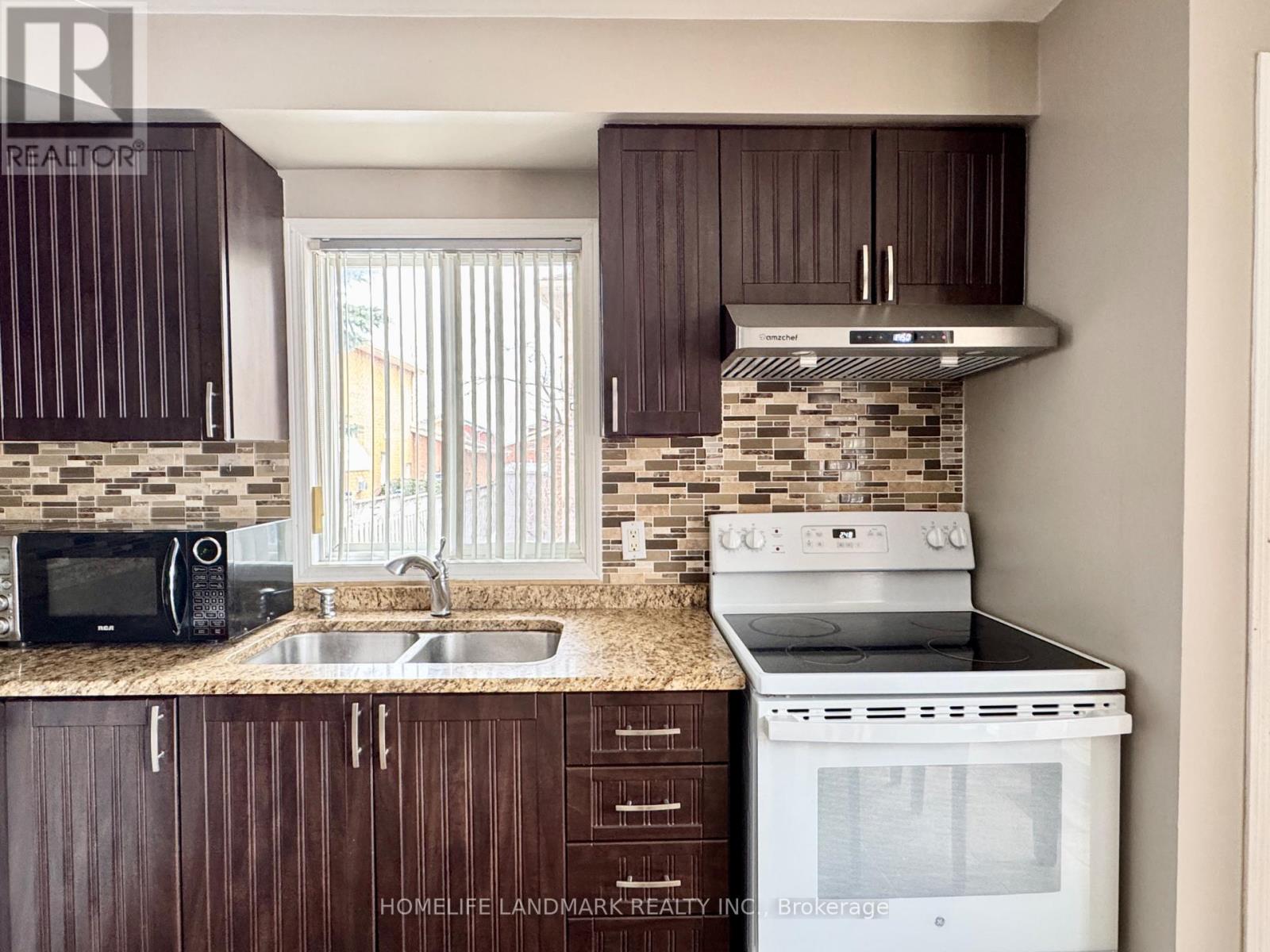 32 Simmons Crescent, Barrie (West Bayfield), Ontario  L4N 7T7 - Photo 4 - S12901644