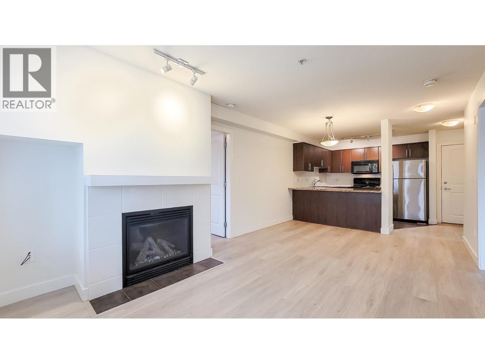 405 3260 St Johns Street, Port Moody, British Columbia  V3H 0B9 - Photo 1 - R3101132