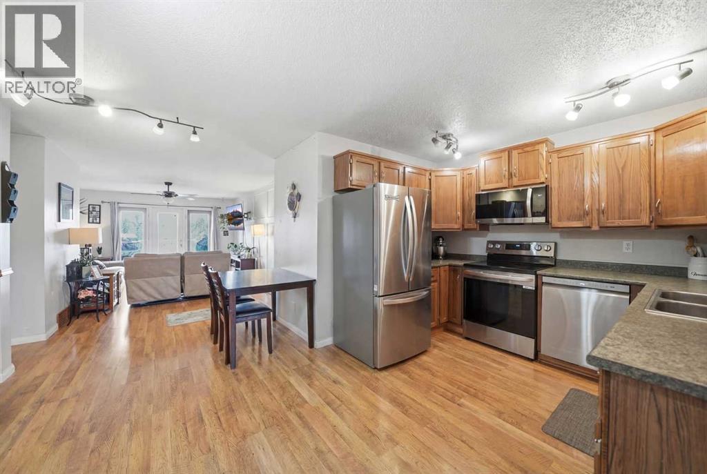 95 Summerwood Road, Airdrie, Alberta  T4B 1X1 - Photo 5 - A2294650