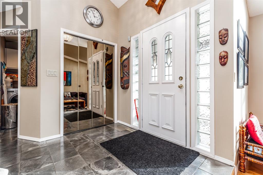 63 Edgeridge Court NW, Calgary, Alberta  T3A 6K5 - Photo 4 - A2283316