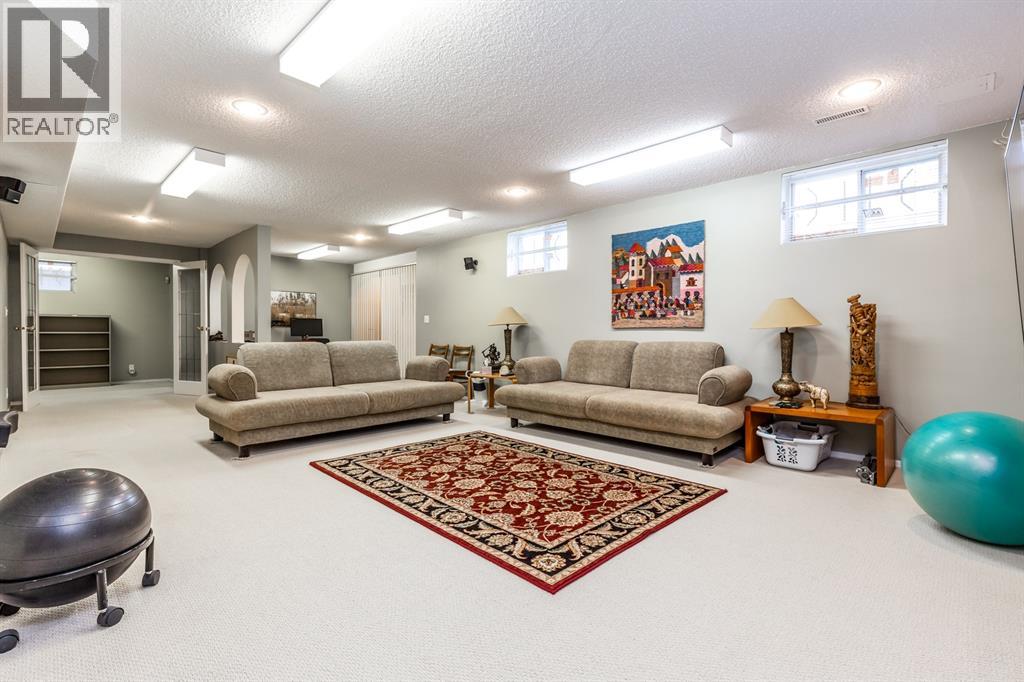 63 Edgeridge Court NW, Calgary, Alberta  T3A 6K5 - Photo 39 - A2283316