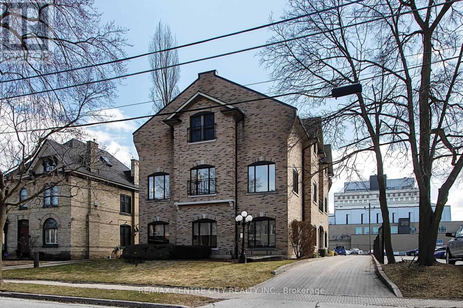 MAIN - 295 WOLFE STREET, London East, Ontario