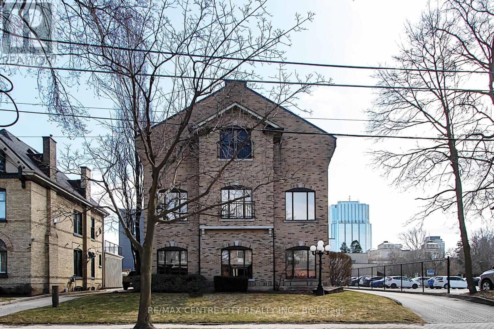 Main - 295 Wolfe Street, London East, Ontario  N6B 2C4 - Photo 2 - X12902000