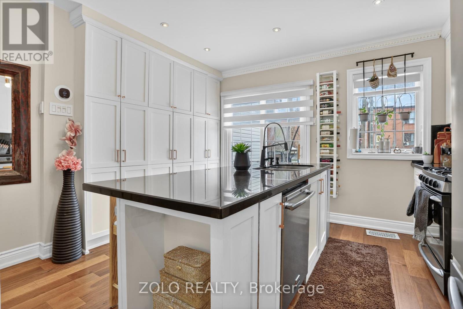 94 Hazelwood Avenue, Toronto, Ontario  M4J 1K5 - Photo 18 - E12902022