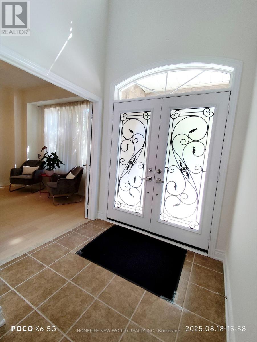 53 Larkmead Crescent, Markham, Ontario  L6C 3E1 - Photo 2 - N12902004