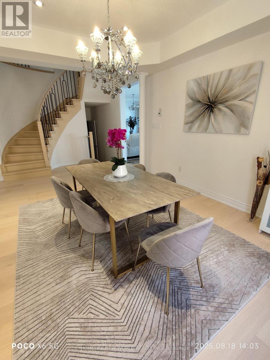 53 Larkmead Crescent, Markham, Ontario  L6C 3E1 - Photo 7 - N12902004