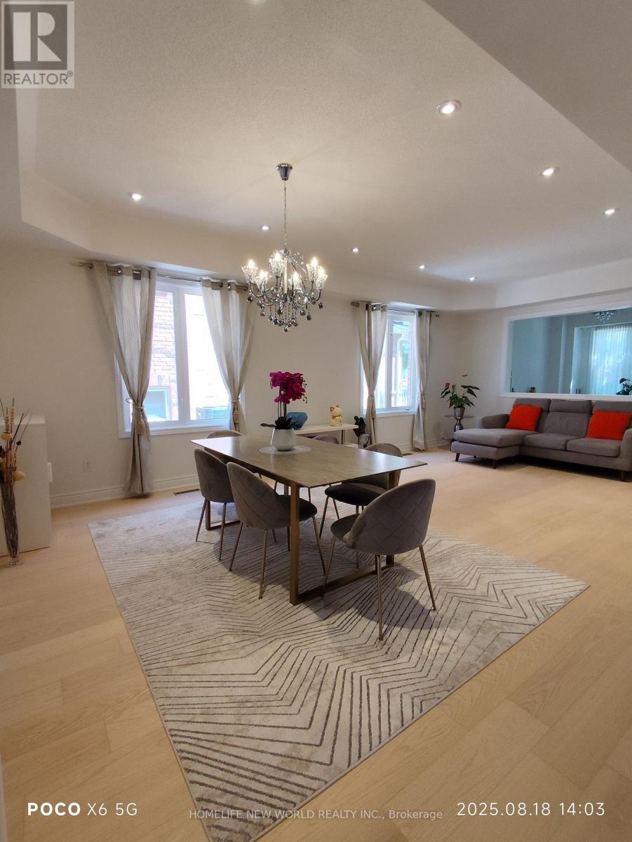 53 Larkmead Crescent, Markham, Ontario  L6C 3E1 - Photo 8 - N12902004