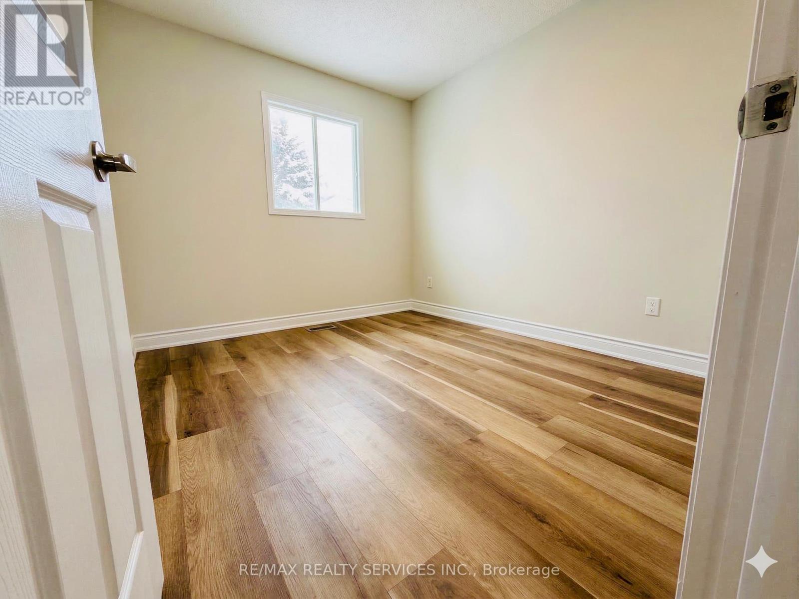 67 Livinstone Street W, Barrie, Ontario  L4N 7J2 - Photo 15 - S12900618