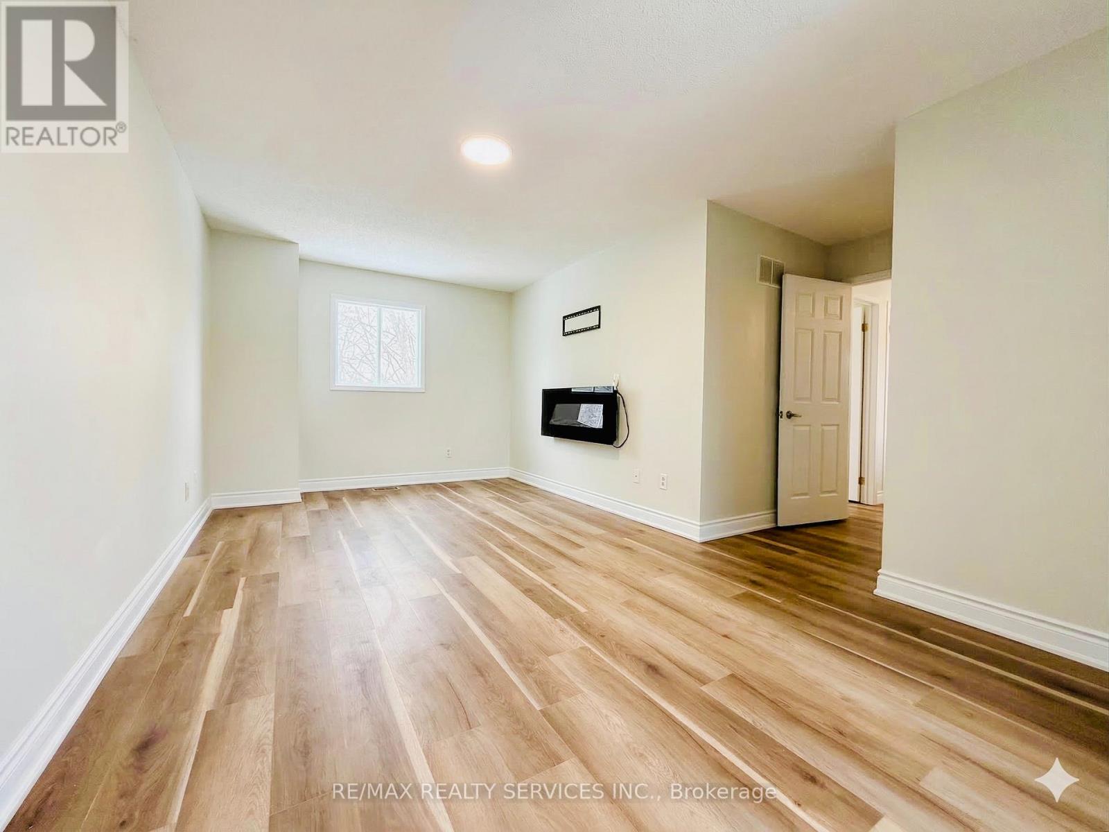 67 Livinstone Street W, Barrie, Ontario  L4N 7J2 - Photo 13 - S12900618