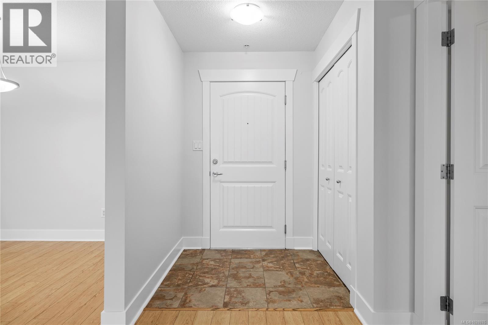 406 1620 Townsite Rd, Nanaimo, British Columbia  V9S 1N2 - Photo 4 - 1028976