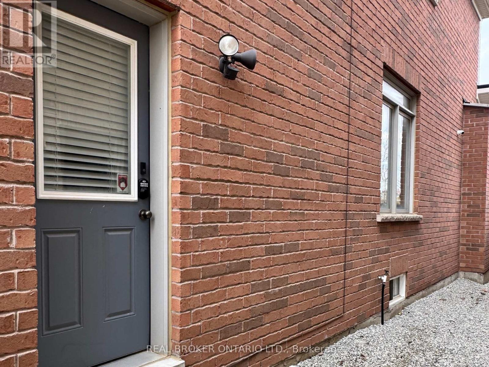 4 Mugford Crescent, Brampton, Ontario  L6Y 6A7 - Photo 44 - W12894258