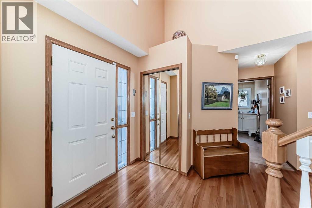 107 Hawkmount Heights Nw, Calgary, Alberta  T3G 3S5 - Photo 3 - A2290848