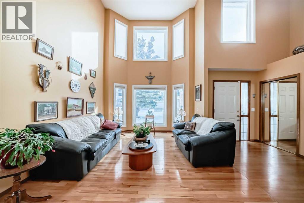 107 Hawkmount Heights Nw, Calgary, Alberta  T3G 3S5 - Photo 14 - A2290848