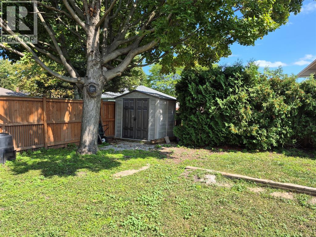 608 Winchester Crescent South, Sarnia, Ontario  N7S 4P9 - Photo 5 - 26005771