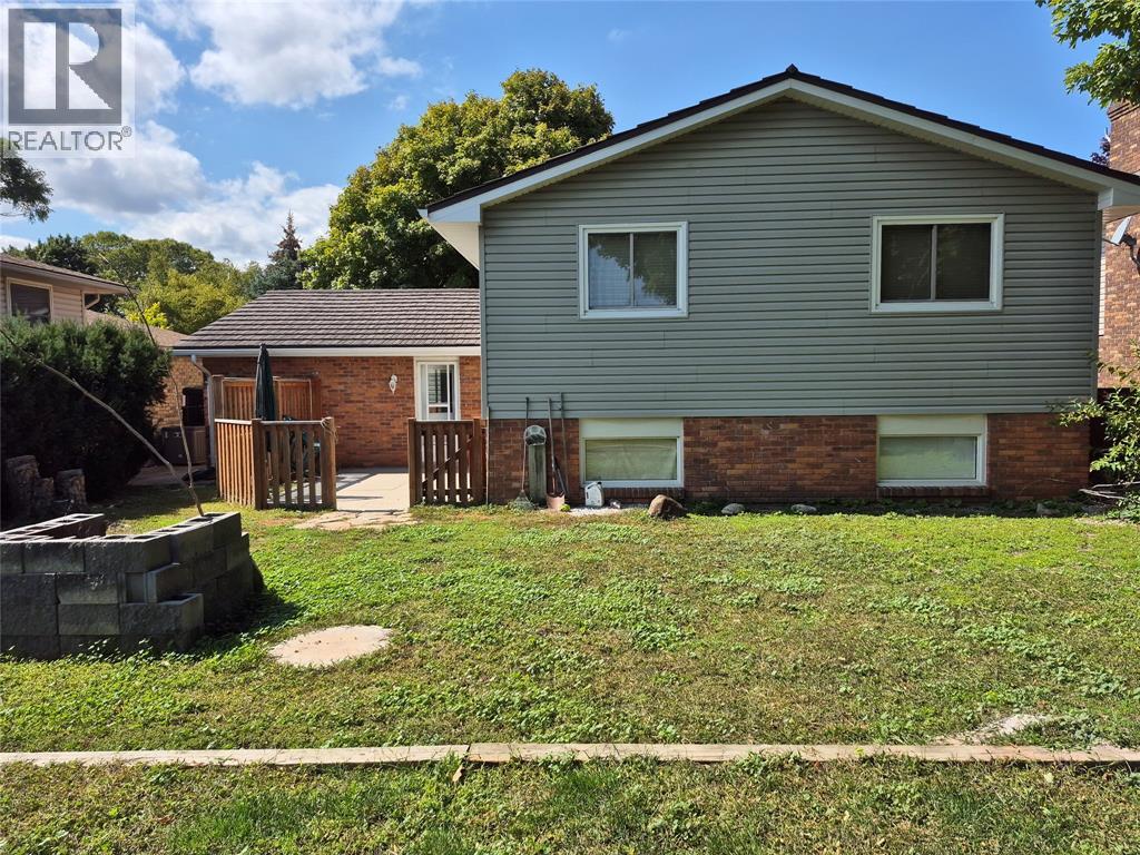 608 Winchester Crescent South, Sarnia, Ontario  N7S 4P9 - Photo 6 - 26005771