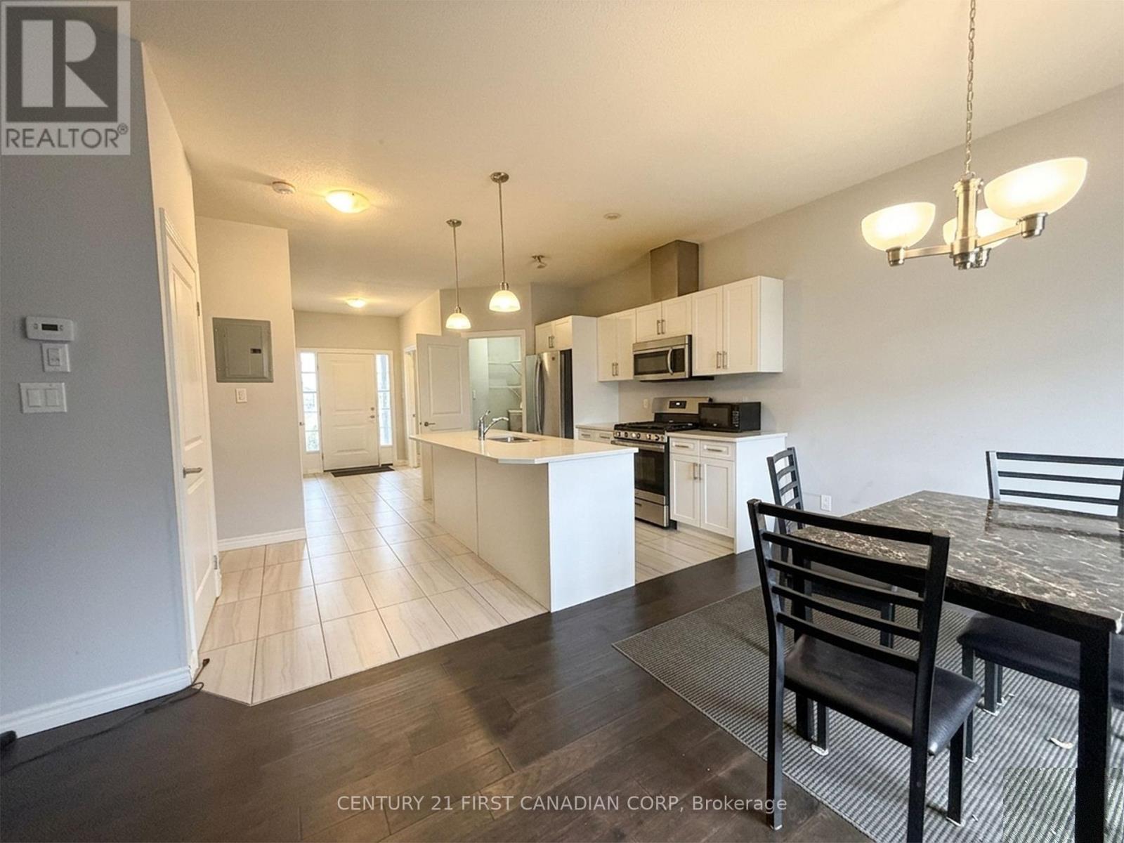 64 - 2910 Tokala Trail, London North, Ontario  N6G 5B4 - Photo 3 - X12902026