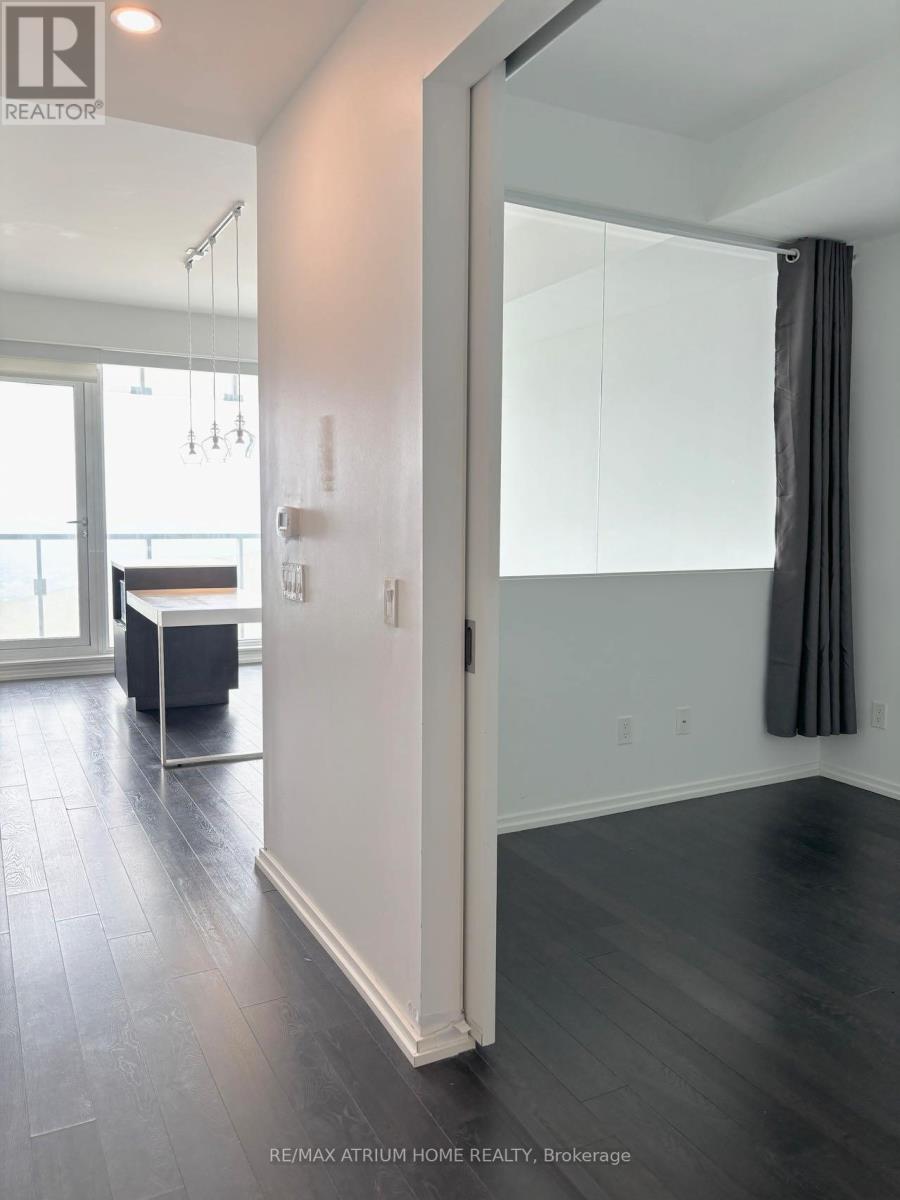 4911 - 197 Yonge Street, Toronto, Ontario  M5B 1M4 - Photo 3 - C12902024