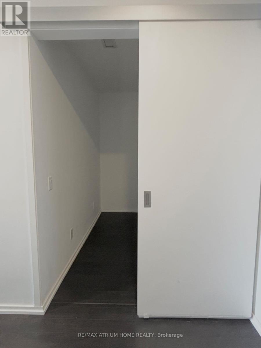 4911 - 197 Yonge Street, Toronto, Ontario  M5B 1M4 - Photo 8 - C12902024